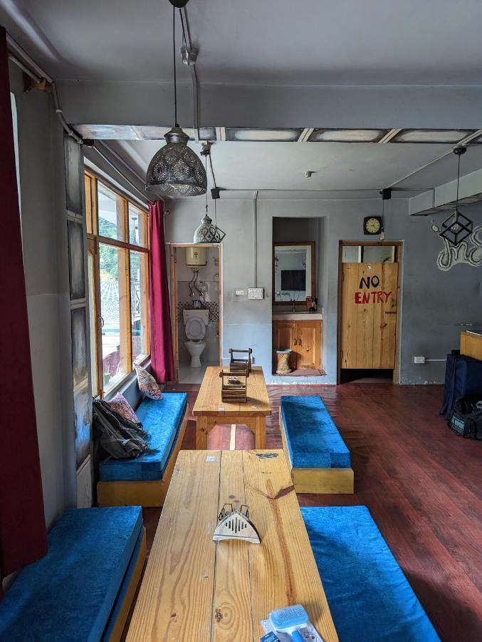Attic Monkey Cafe & Rooms มะนาลี ภายนอก รูปภาพ