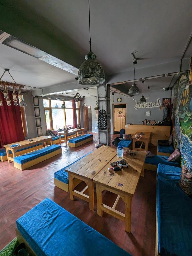 Attic Monkey Cafe & Rooms มะนาลี ภายนอก รูปภาพ
