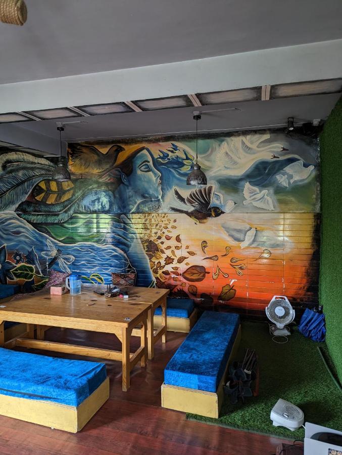 Attic Monkey Cafe & Rooms มะนาลี ภายนอก รูปภาพ